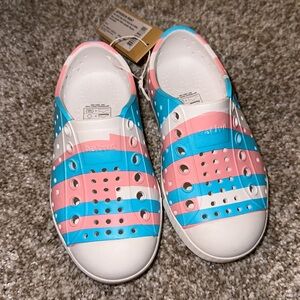Native pink blue and white stripe size C7 NWT